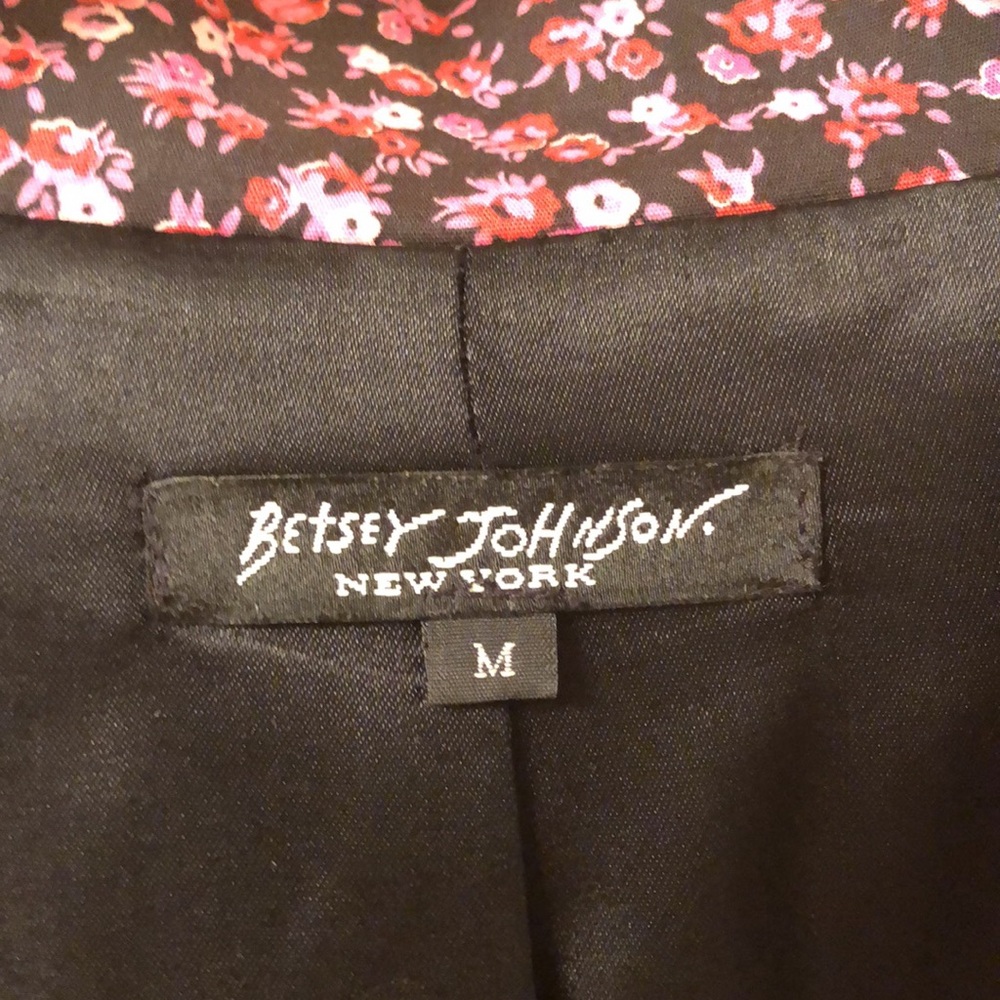 Stunning Betsey Johnson floral trench coach - Picture 2 of 4